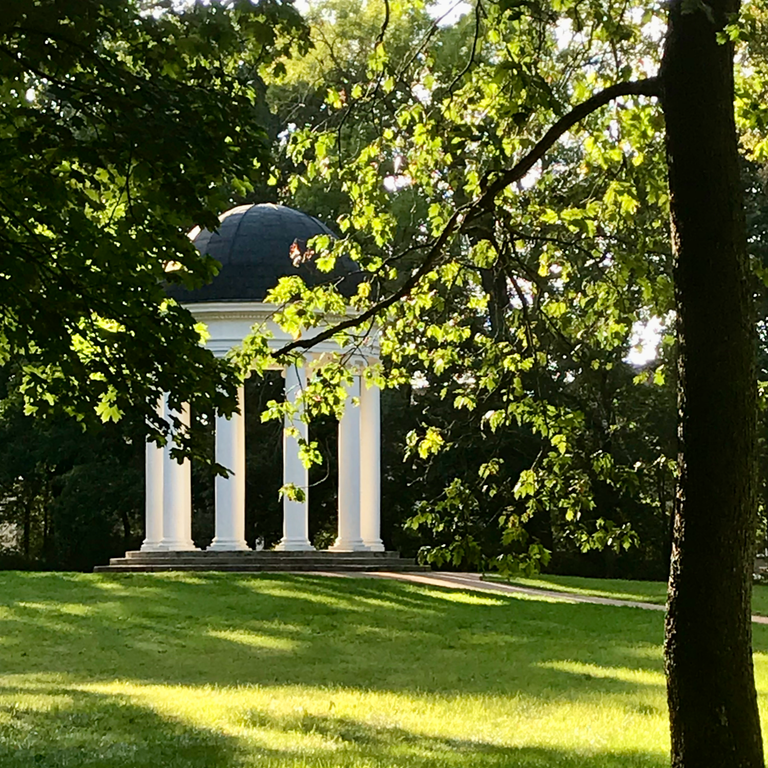 Foto: Ionischer Tempel im Georgium Dessau